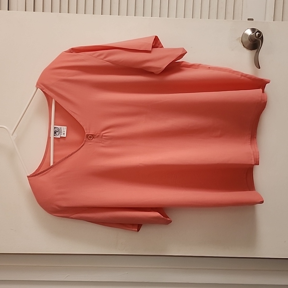 Coral top, scoop neck plus size 1x